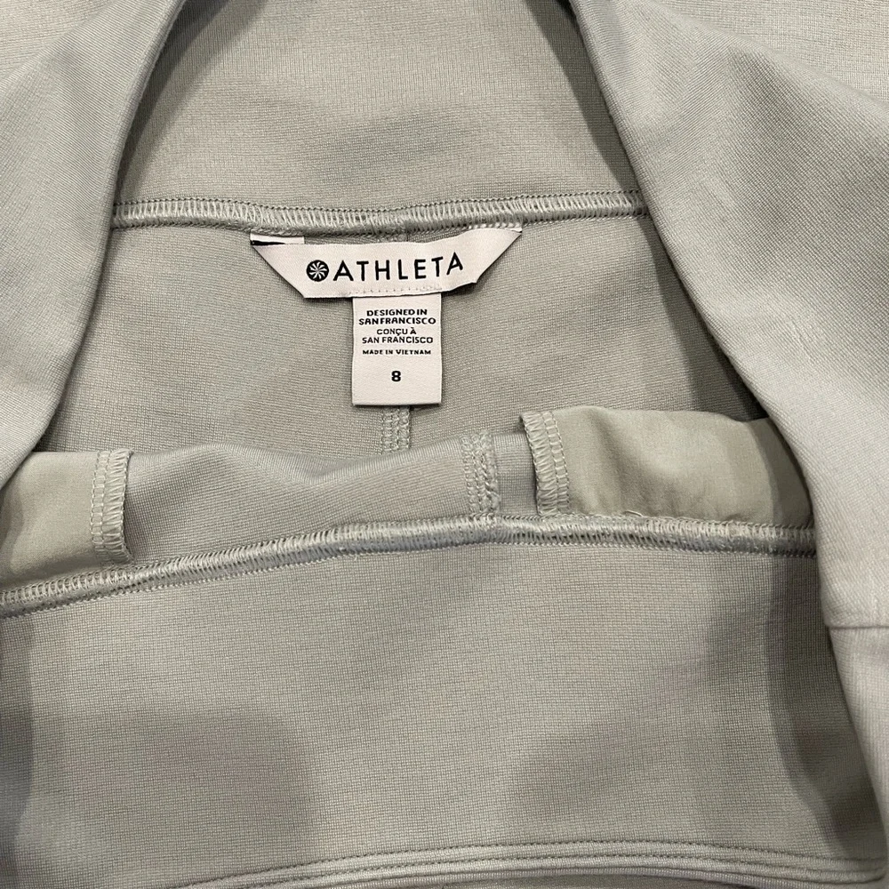 Athleta Light Sage Green Eastbound Wide Leg pants Women's Size 8 - Picture 3 of 13